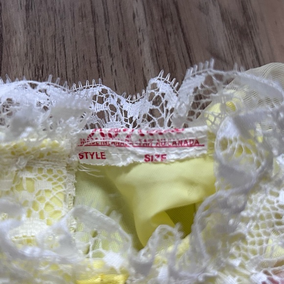 Vintage light Yellow white Lace pink flower Baby girl infant Dress dainty pretty - Picture 5 of 6